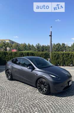 Позашляховик / Кросовер Tesla Model Y 2021 в Дніпрі