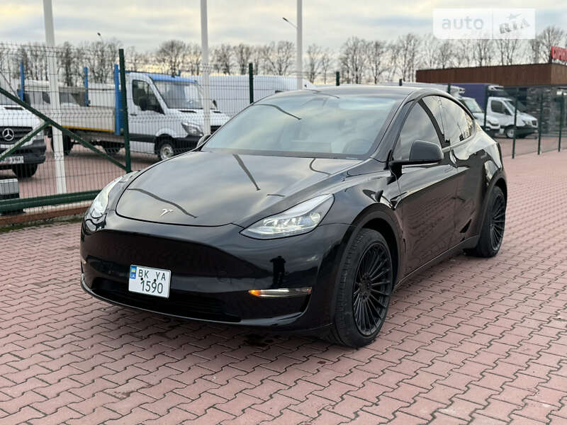 Внедорожник / Кроссовер Tesla Model Y 2020 в Ровно