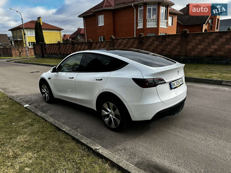 Внедорожник / Кроссовер Tesla Model Y 2023 в Ровно