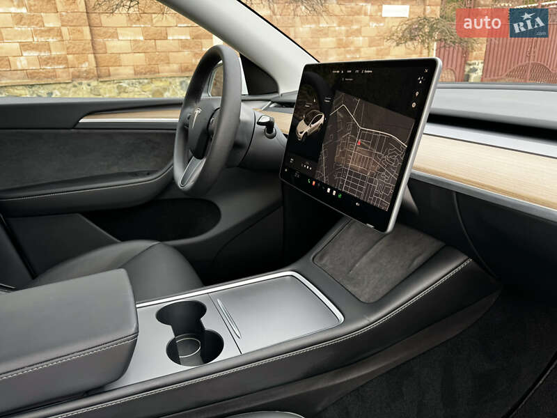 Внедорожник / Кроссовер Tesla Model Y 2023 в Ровно