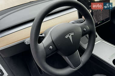 Позашляховик / Кросовер Tesla Model Y 2023 в 
