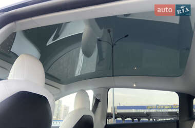 Позашляховик / Кросовер Tesla Model Y 2021 в Самарі