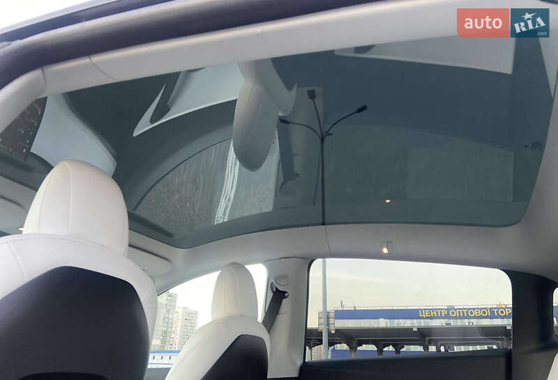 Позашляховик / Кросовер Tesla Model Y 2021 в Самарі