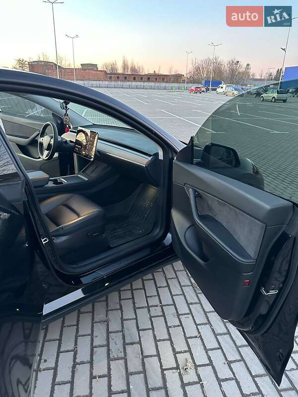 Позашляховик / Кросовер Tesla Model Y 2021 в Тернополі
