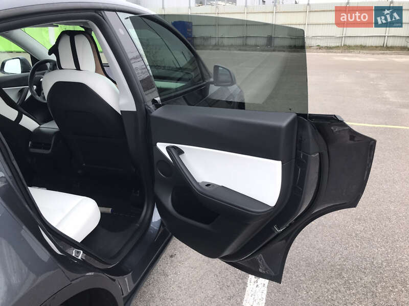 Внедорожник / Кроссовер Tesla Model Y 2020 в Львове