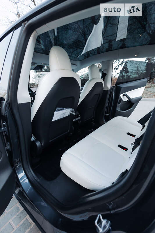 Внедорожник / Кроссовер Tesla Model Y 2020 в Днепре