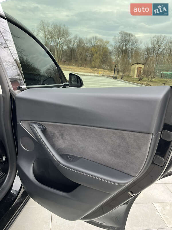 Позашляховик / Кросовер Tesla Model Y 2022 в Самборі фото 7 Позашляховик / Кросовер Tesla Model Y 2022 в Самборі