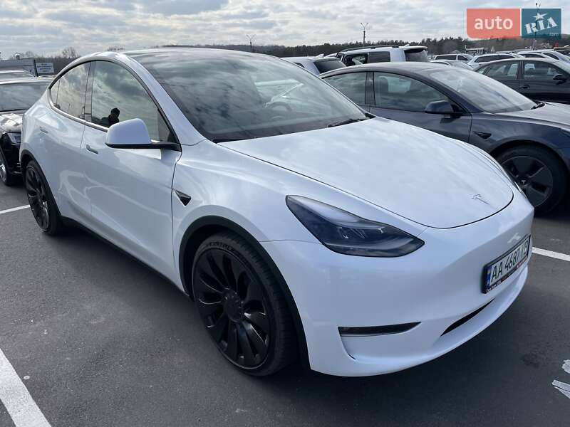 Внедорожник / Кроссовер Tesla Model Y 2023 в Киеве