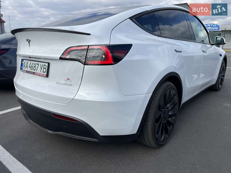 Внедорожник / Кроссовер Tesla Model Y 2023 в Киеве