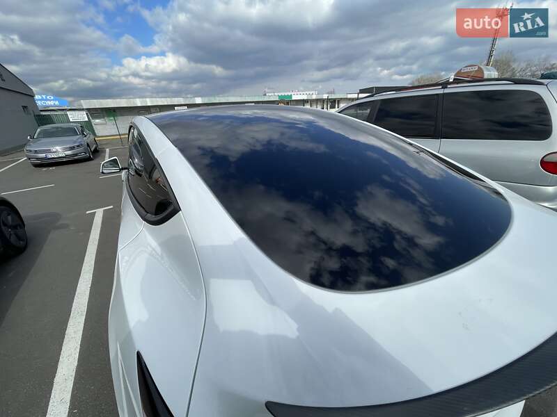 Внедорожник / Кроссовер Tesla Model Y 2023 в Киеве