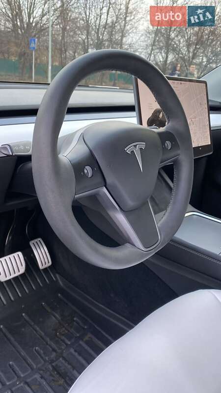 Внедорожник / Кроссовер Tesla Model Y 2022 в Полтаве