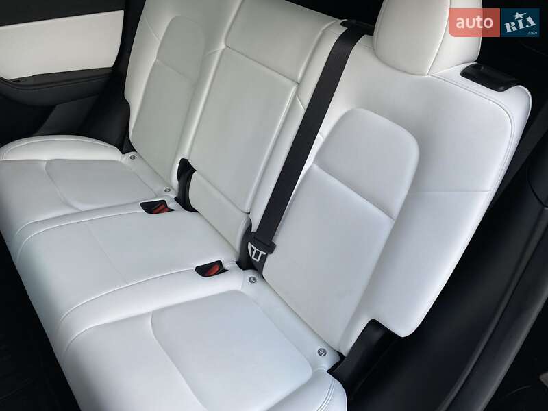 Внедорожник / Кроссовер Tesla Model Y 2022 в Полтаве