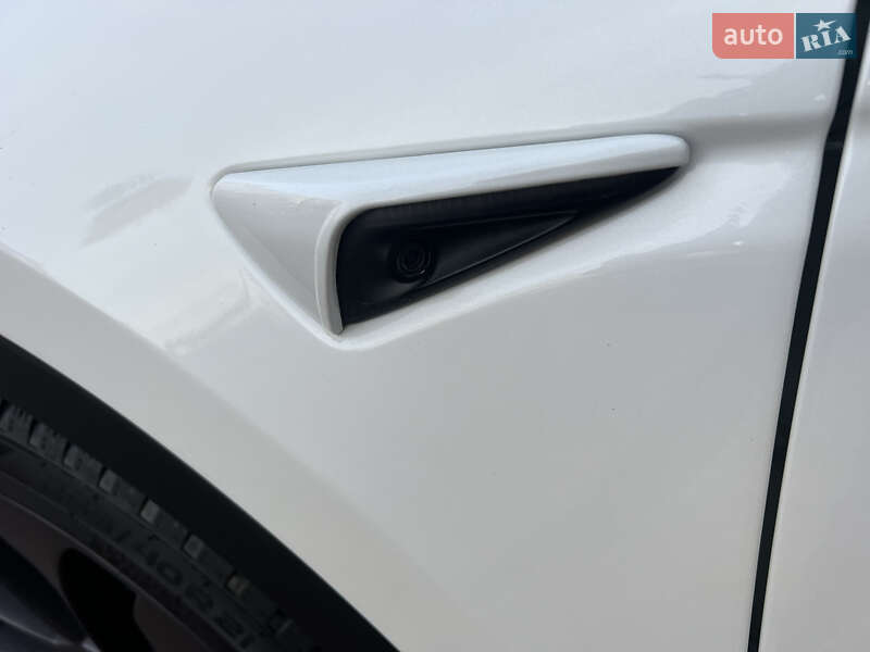 Внедорожник / Кроссовер Tesla Model Y 2022 в Ивано-Франковске