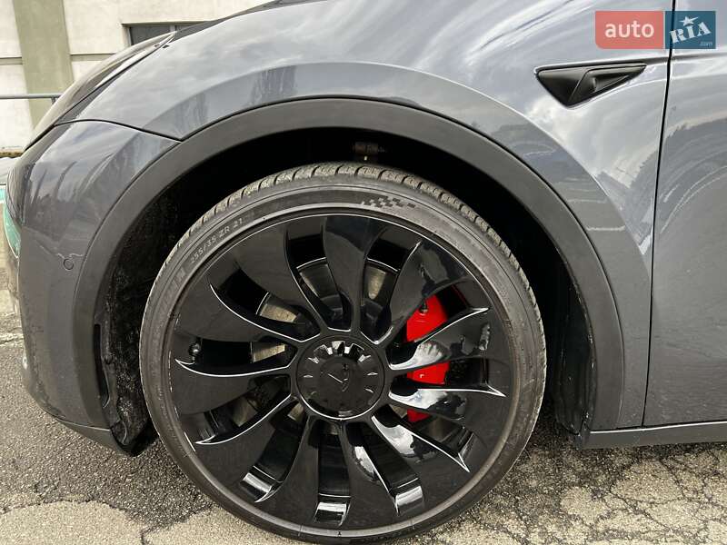 Внедорожник / Кроссовер Tesla Model Y 2022 в Киеве