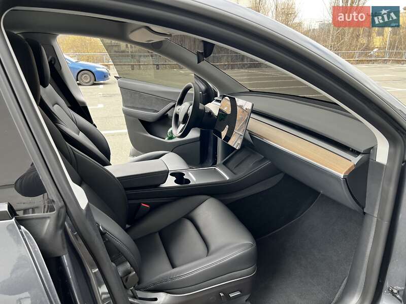 Внедорожник / Кроссовер Tesla Model Y 2022 в Киеве