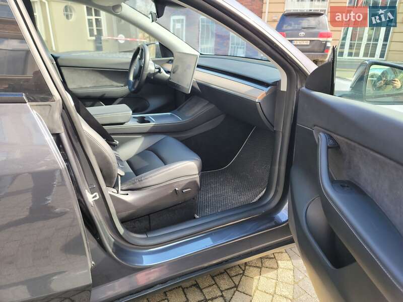 Внедорожник / Кроссовер Tesla Model Y 2021 в Ровно