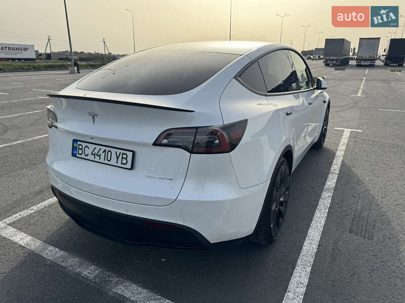Позашляховик / Кросовер Tesla Model Y 2022 в Львові