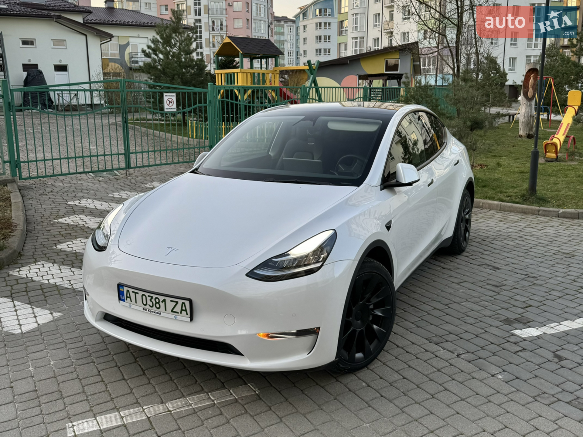 2022 Tesla Model Y - фото 1