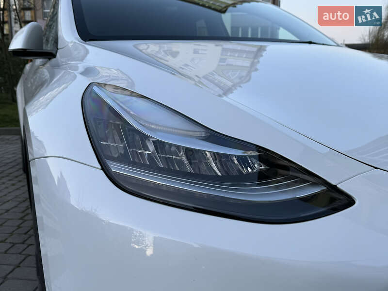 Внедорожник / Кроссовер Tesla Model Y 2022 в Ивано-Франковске