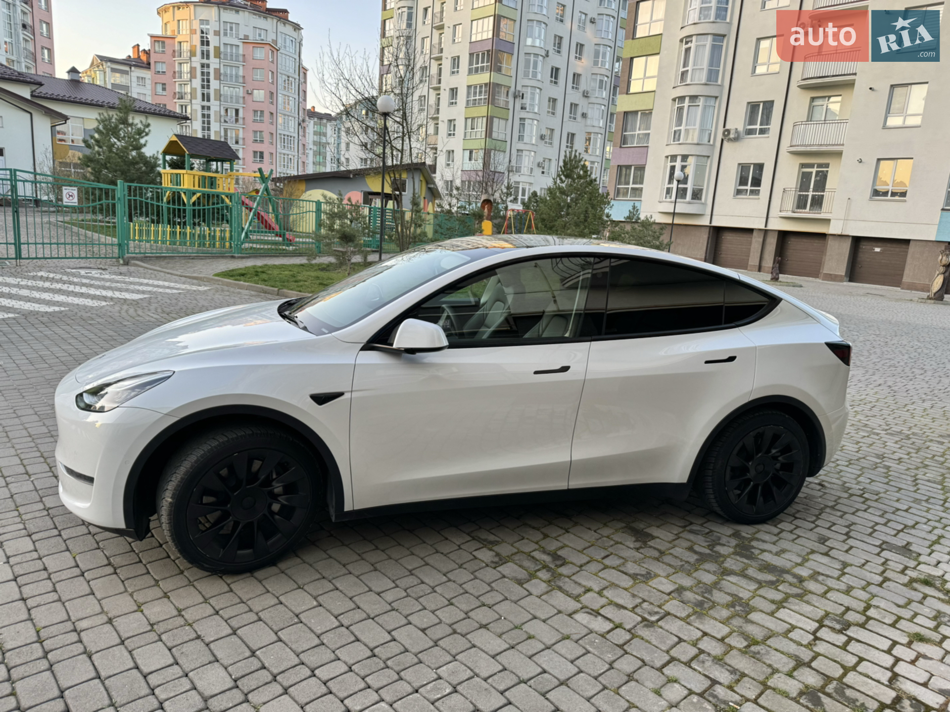 2022 Tesla Model Y - мініатюра 8