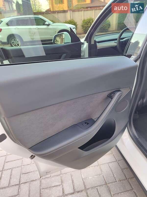 Внедорожник / Кроссовер Tesla Model Y 2022 в Запорожье