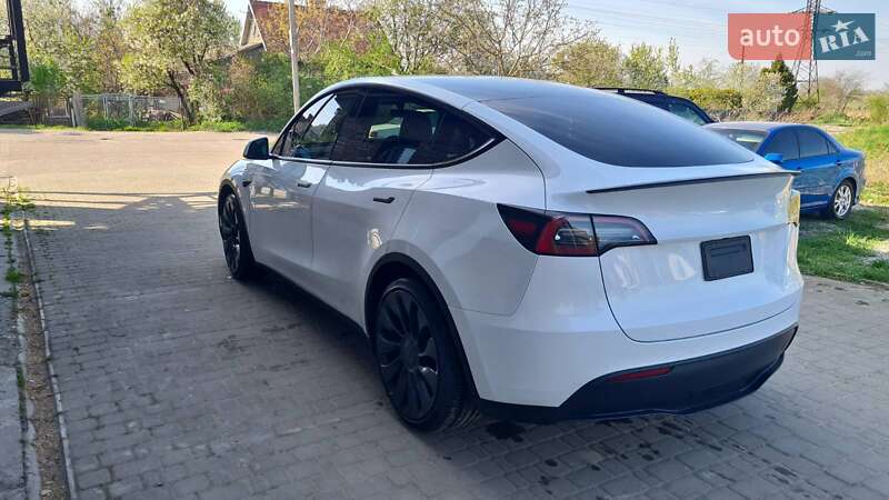 Позашляховик / Кросовер Tesla Model Y 2022 в Львові