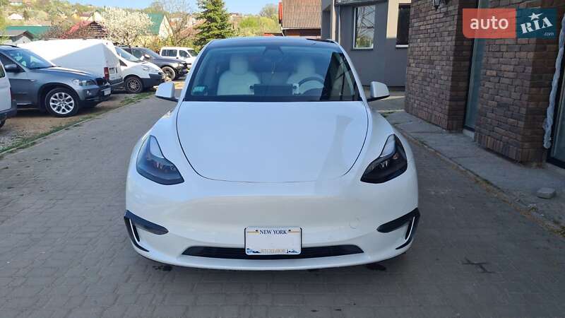 Позашляховик / Кросовер Tesla Model Y 2022 в Львові