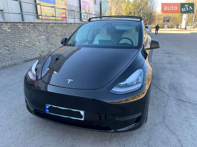 Tesla Model Y 2021