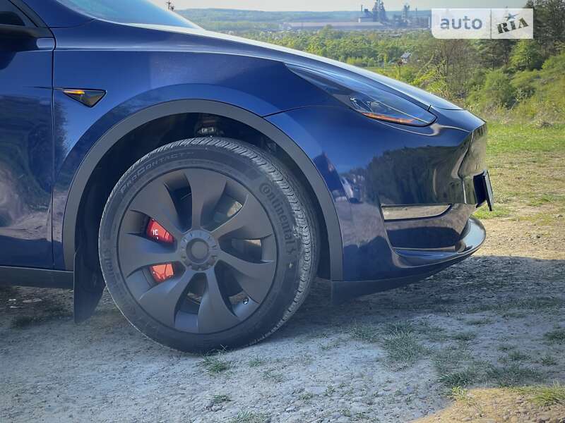 Позашляховик / Кросовер Tesla Model Y 2023 в Івано-Франківську