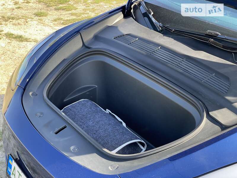 Позашляховик / Кросовер Tesla Model Y 2023 в Івано-Франківську