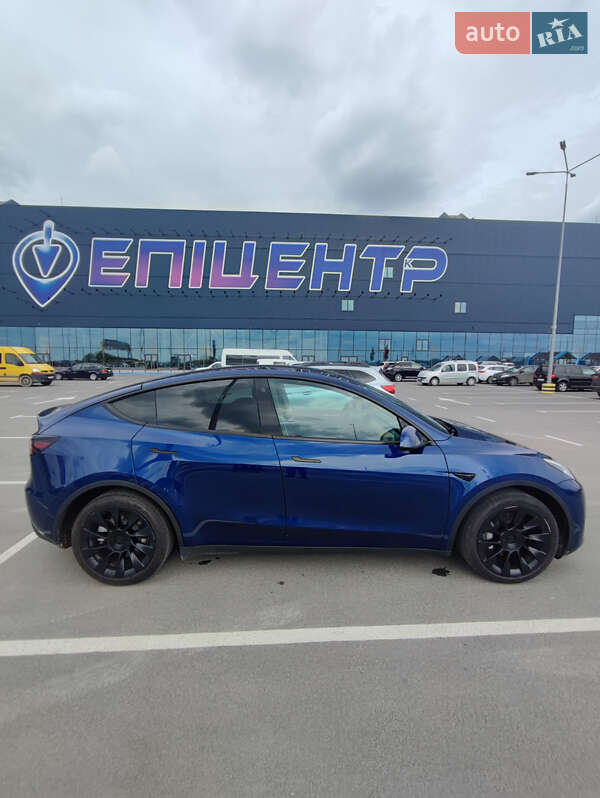 Позашляховик / Кросовер Tesla Model Y 2022 в Львові