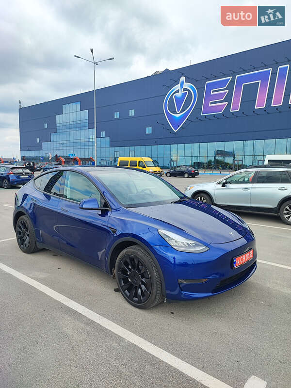Позашляховик / Кросовер Tesla Model Y 2022 в Львові