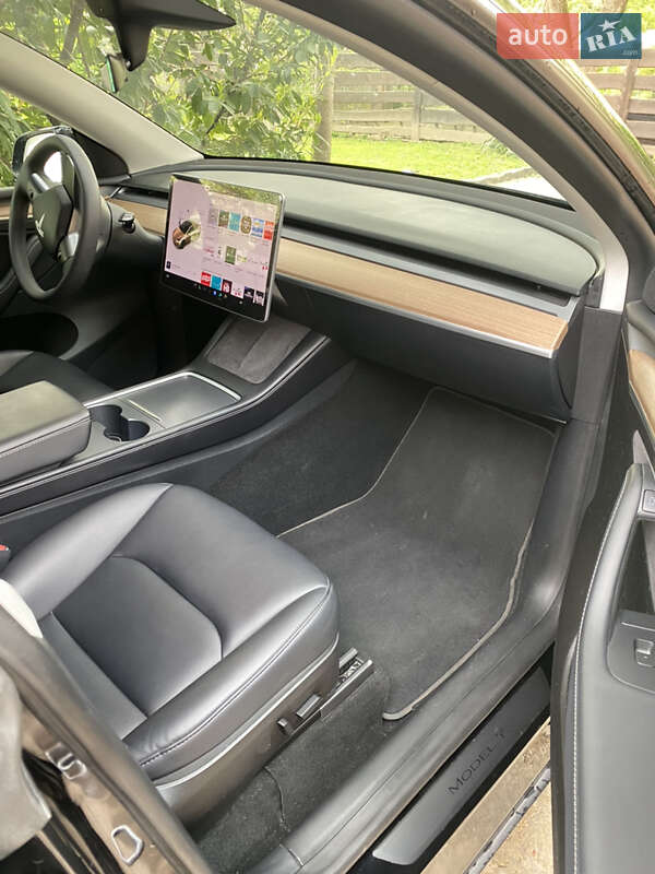 Внедорожник / Кроссовер Tesla Model Y 2022 в Ужгороде