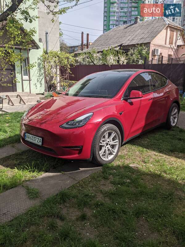 Позашляховик / Кросовер Tesla Model Y 2022 в Києві