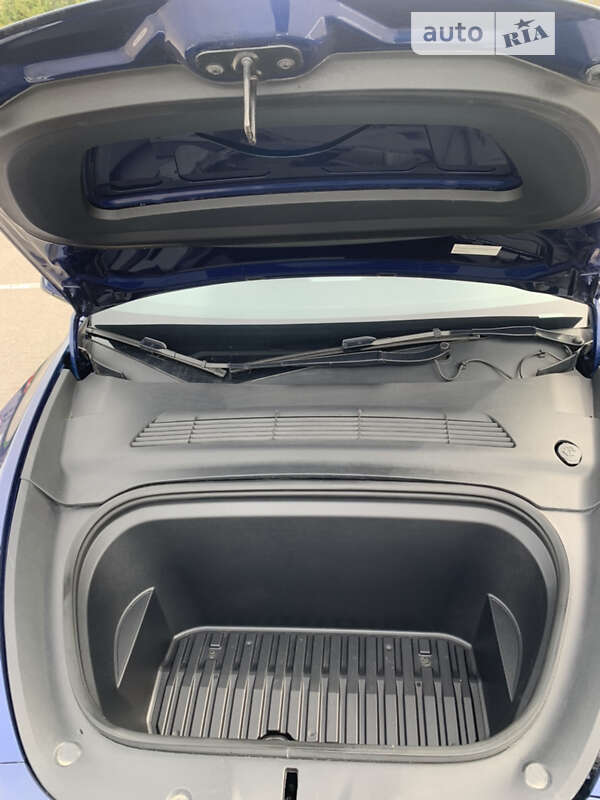 Внедорожник / Кроссовер Tesla Model Y 2022 в Львове