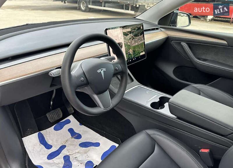 Внедорожник / Кроссовер Tesla Model Y 2021 в Тернополе
