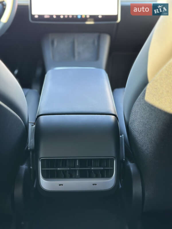 Внедорожник / Кроссовер Tesla Model Y 2022 в Мукачево