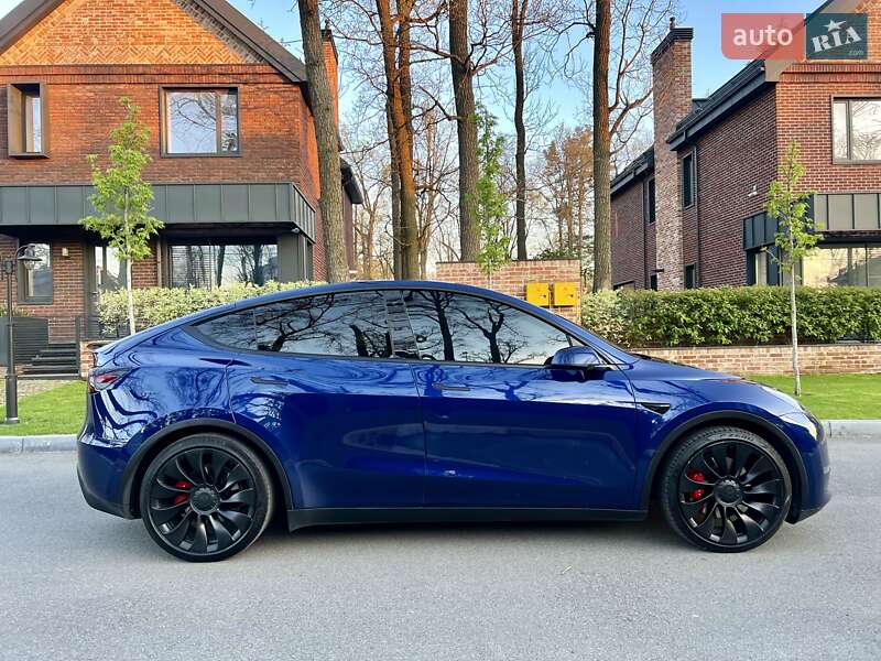 Позашляховик / Кросовер Tesla Model Y 2020 в Києві