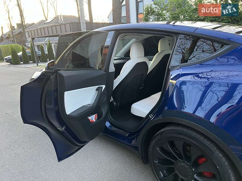 Позашляховик / Кросовер Tesla Model Y 2020 в Києві