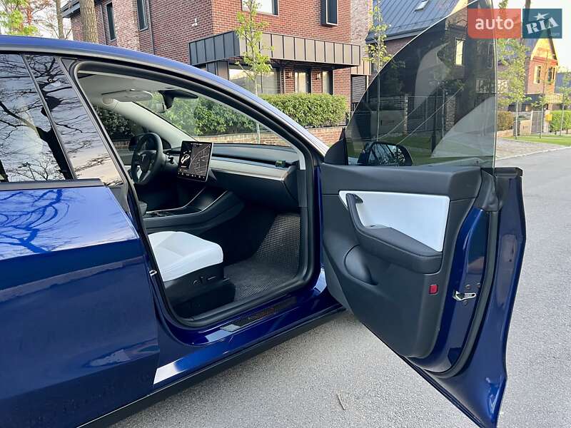 Позашляховик / Кросовер Tesla Model Y 2020 в Києві