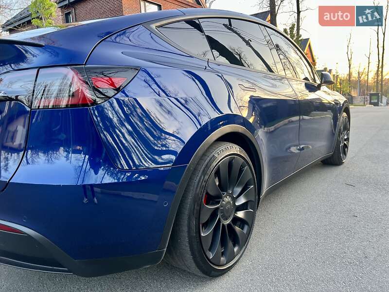 Позашляховик / Кросовер Tesla Model Y 2020 в Києві