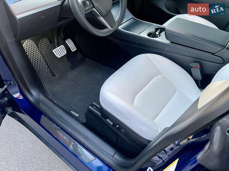 Позашляховик / Кросовер Tesla Model Y 2020 в Києві