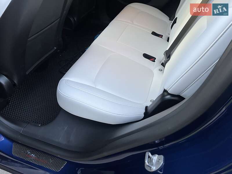 Позашляховик / Кросовер Tesla Model Y 2020 в Києві