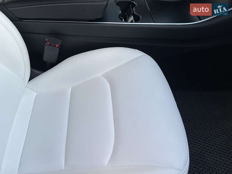 Позашляховик / Кросовер Tesla Model Y 2020 в Києві