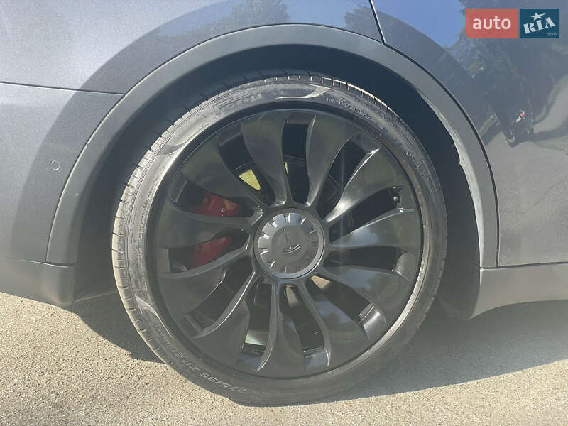 Внедорожник / Кроссовер Tesla Model Y 2022 в Киеве