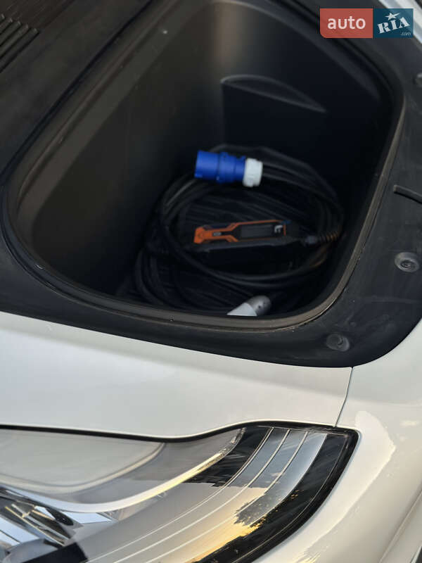 Позашляховик / Кросовер Tesla Model Y 2020 в Дніпрі
