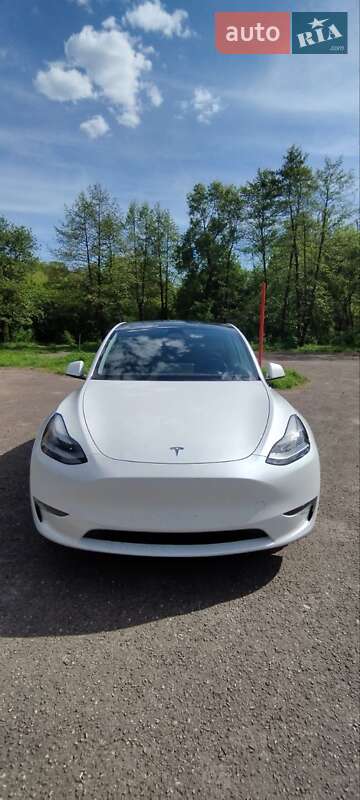 Внедорожник / Кроссовер Tesla Model Y 2023 в Львове