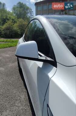 Внедорожник / Кроссовер Tesla Model Y 2023 в Львове