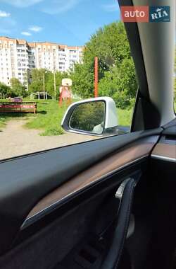 Внедорожник / Кроссовер Tesla Model Y 2023 в Львове