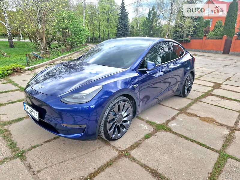 Внедорожник / Кроссовер Tesla Model Y 2022 в Киеве